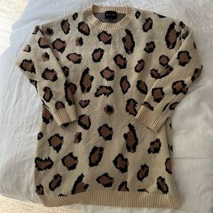 Line & Dot leopard sweater size M